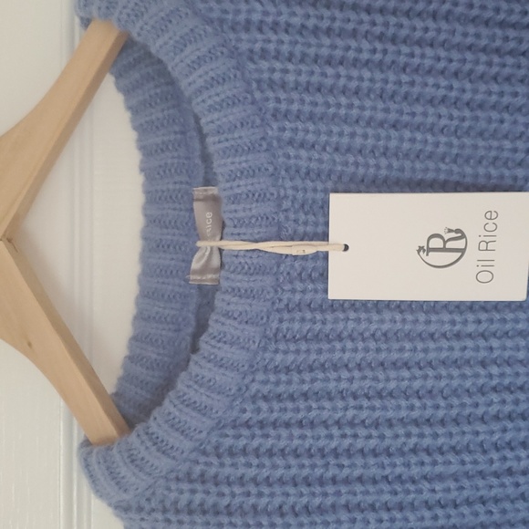Oversized Round neck Knitted Sweater - Picture 3 of 10